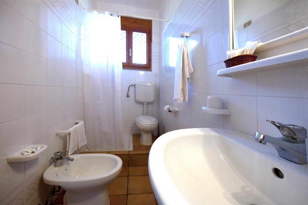 Hotel S'Obreschida Castiadas Room photo
